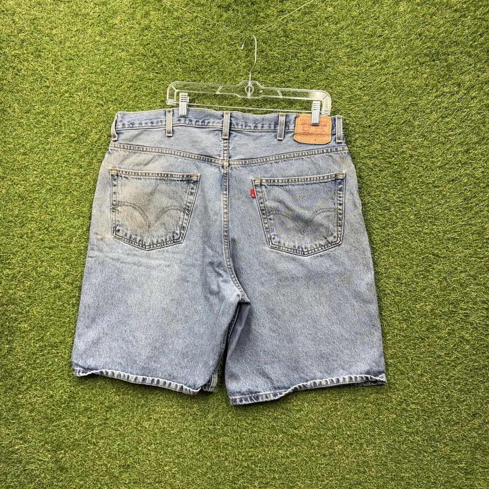 Levis shop confidence